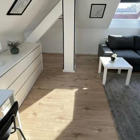 Apartamento Light-filled Top-floor In Karlsruhe-mühlburg - Apolonialiving - Apt4 *