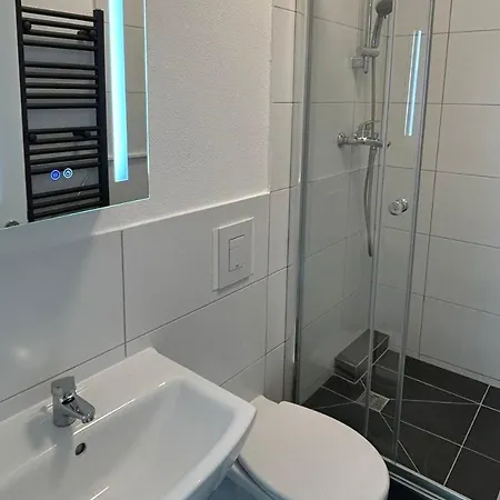 Light-filled Top-floor In Karlsruhe-muehlburg - Apolonialiving - Apt4 كارلسروه