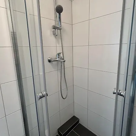 Apartamento Light-filled Top-floor In Karlsruhe-mühlburg - Apolonialiving - Apt4